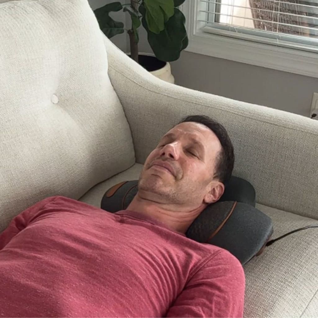 Slumbr Pillow | Traction Massager